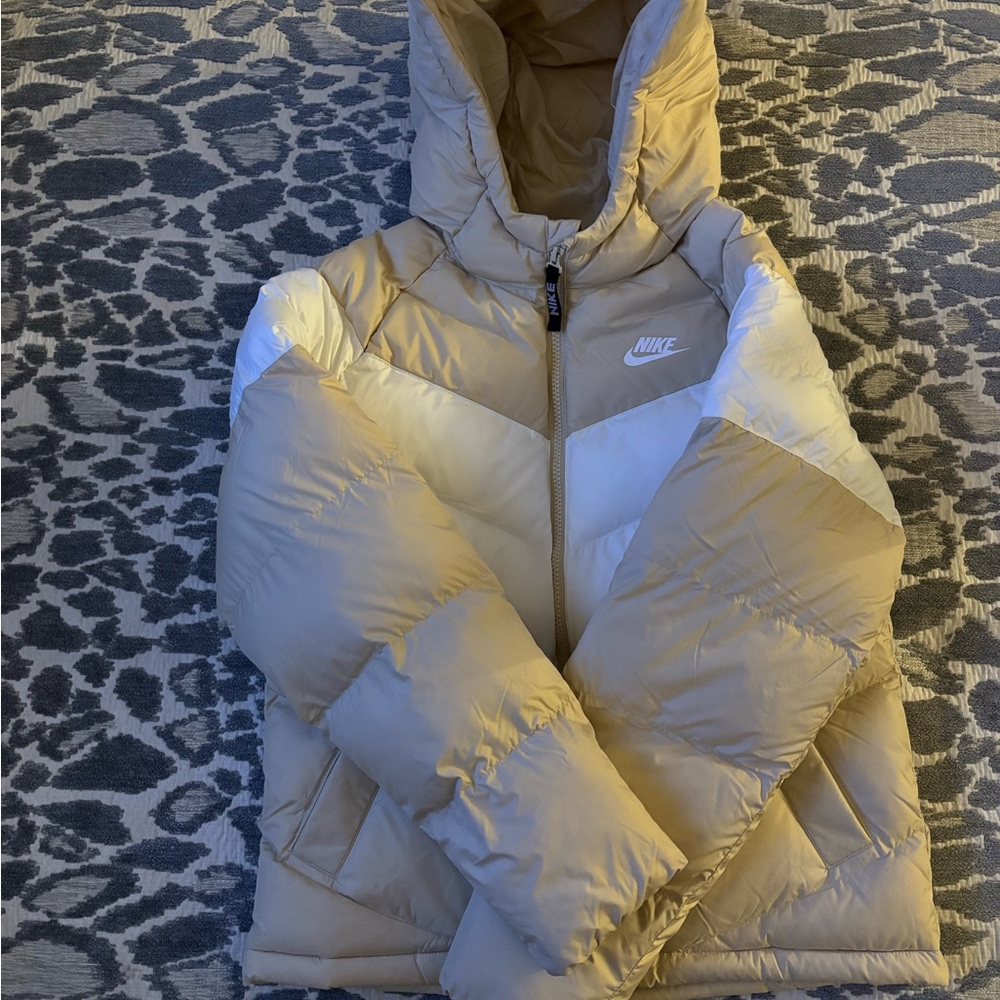 Nike Beige and White Puffer Jacket
